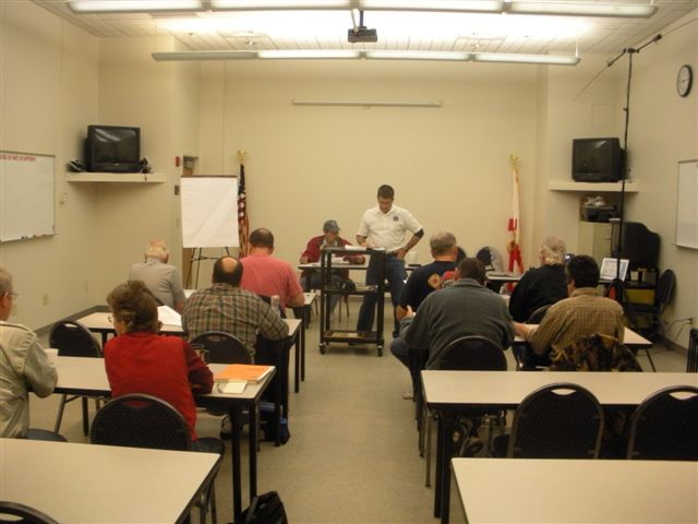 General Class March 2010 004.jpg - JTRG's first and very successful "General Upgrade" class. Bert Moreschi-AG4BV and Kevin Jackson-W4JKJ teaching the class.